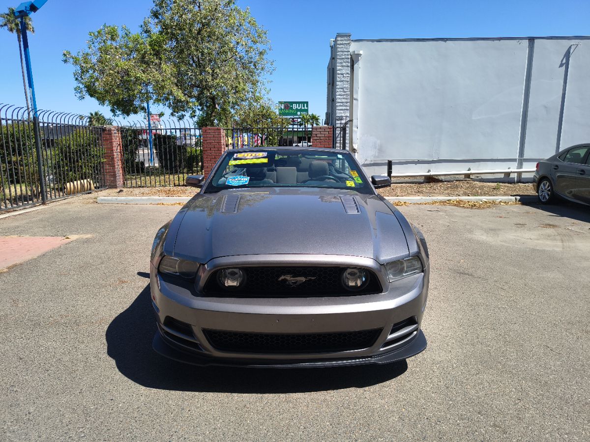 Ford Mustang photo 18