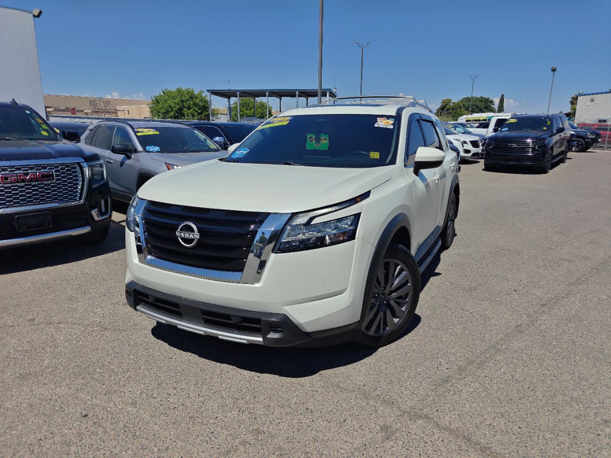 Nissan Pathfinder photo 4