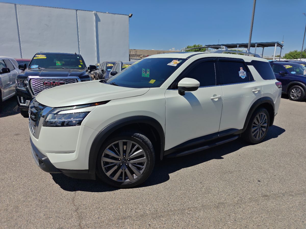 Nissan Pathfinder photo 5