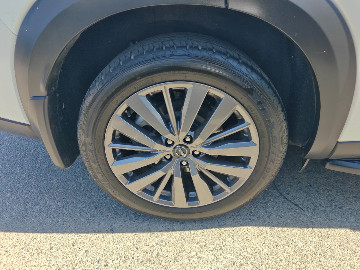 Nissan Pathfinder photo 9