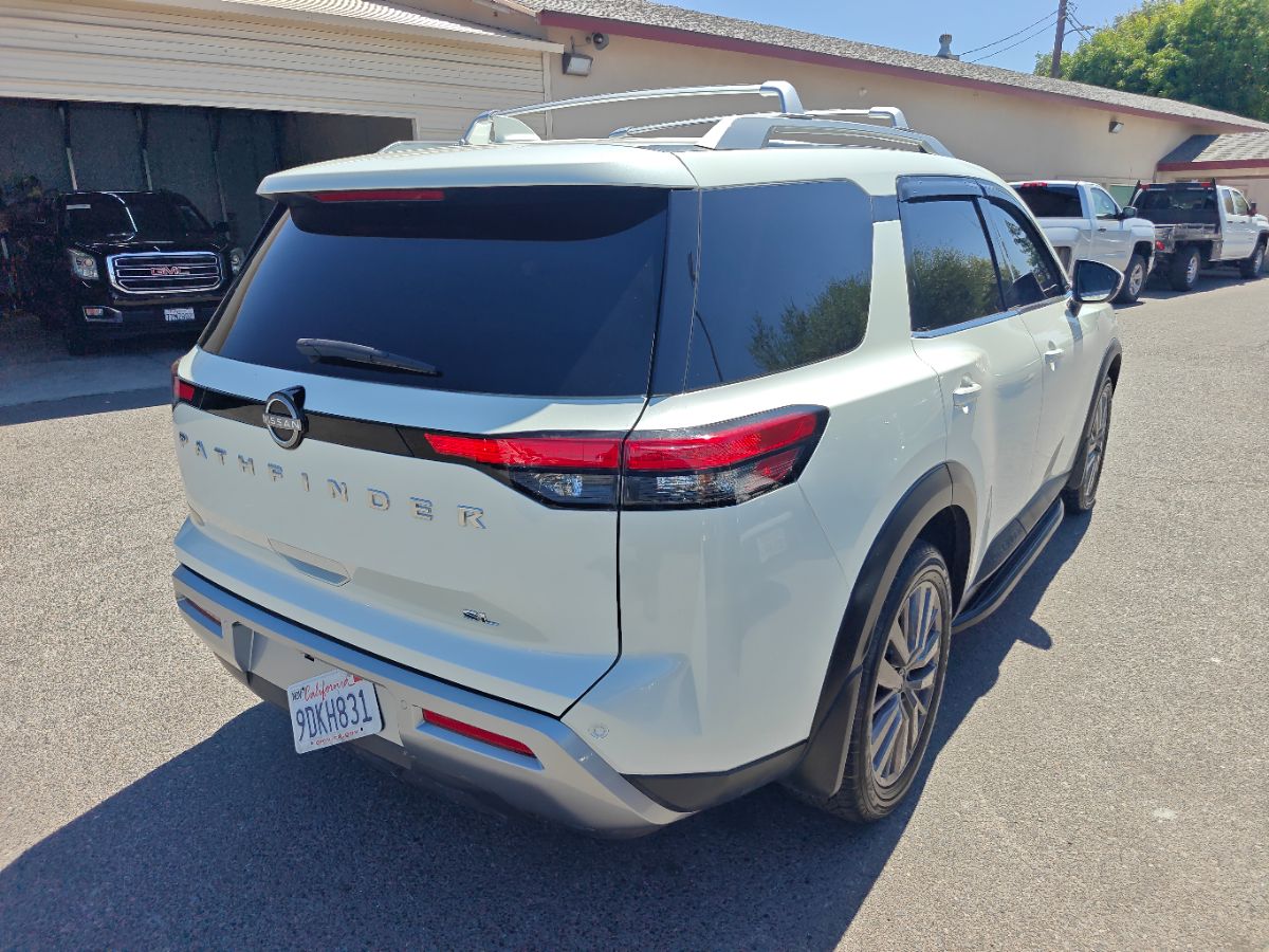 Nissan Pathfinder photo 10