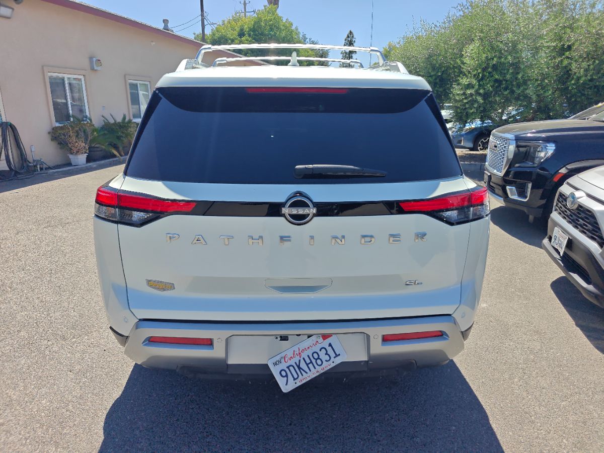 Nissan Pathfinder photo 11