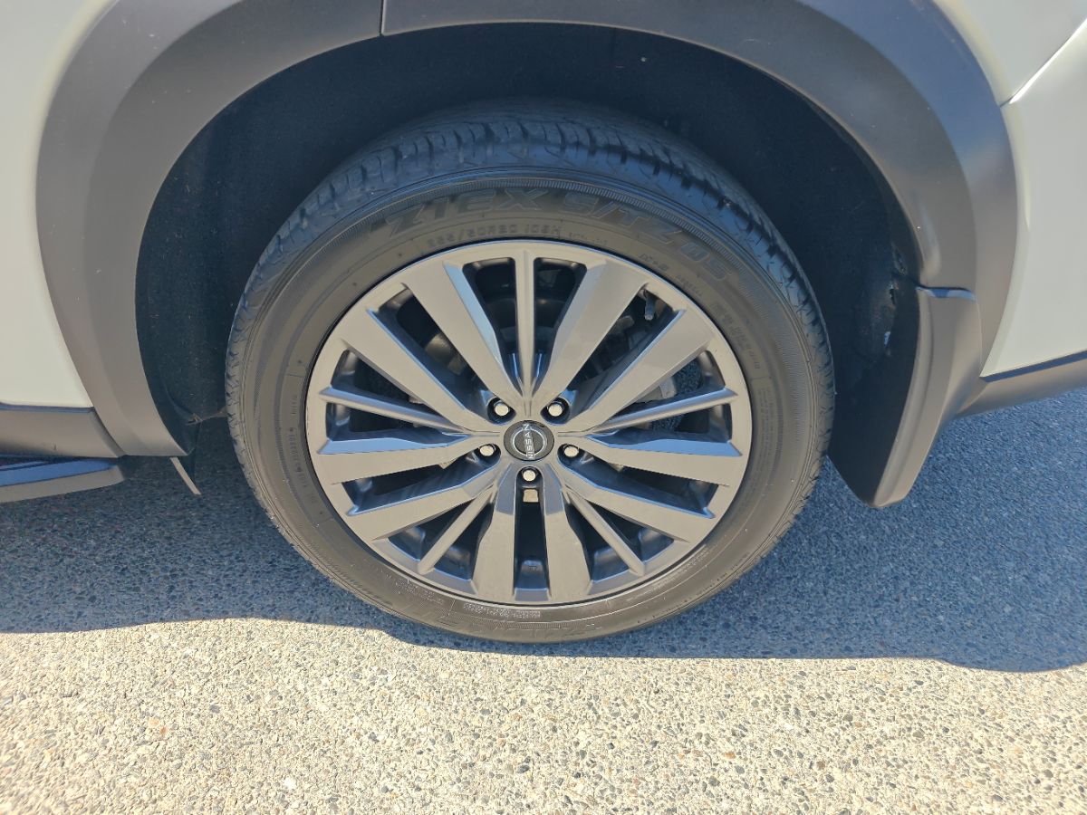 Nissan Pathfinder photo 16