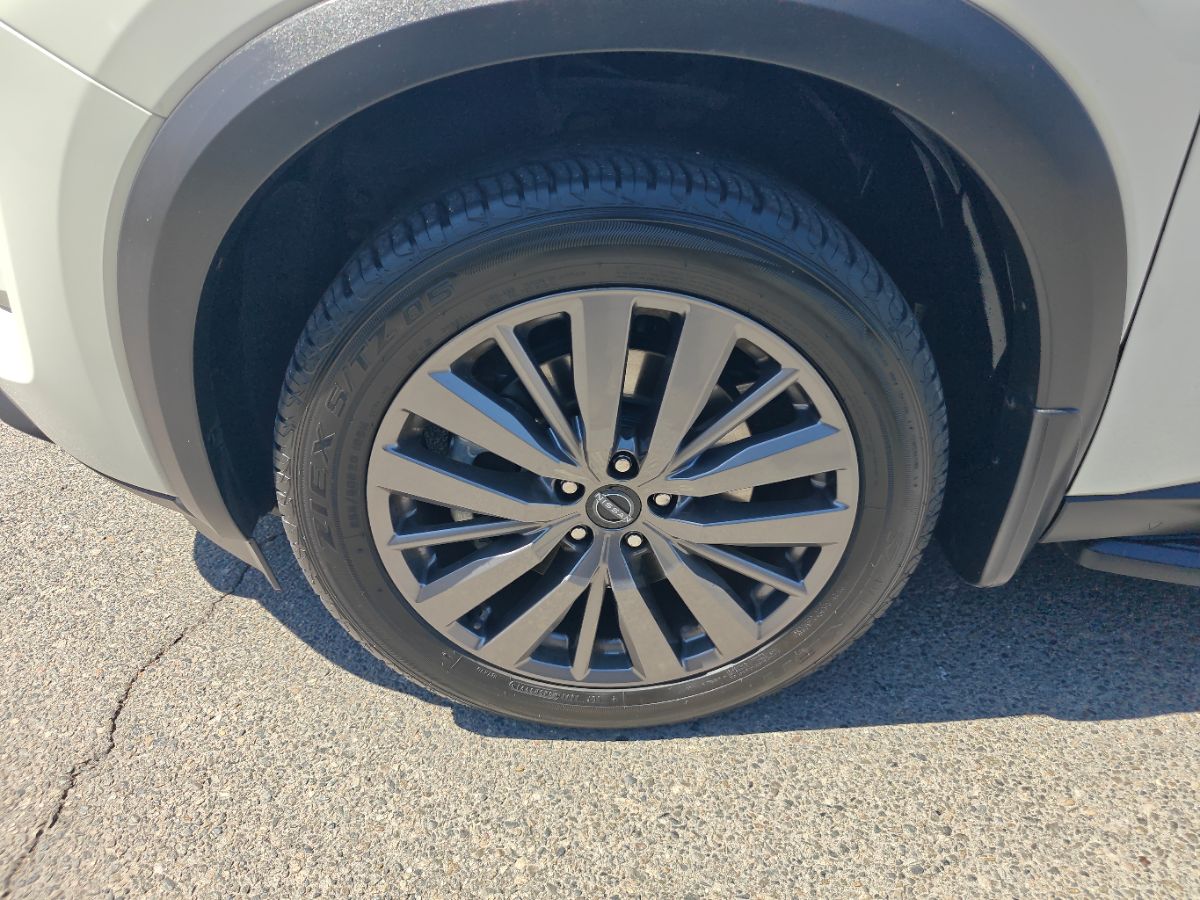 Nissan Pathfinder photo 17