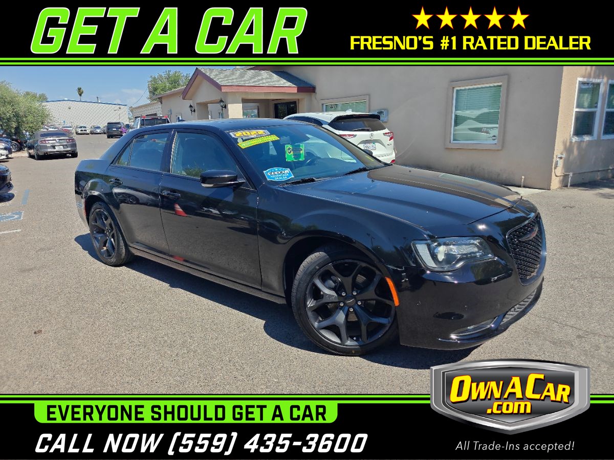 2022 Chrysler 300 S's photo