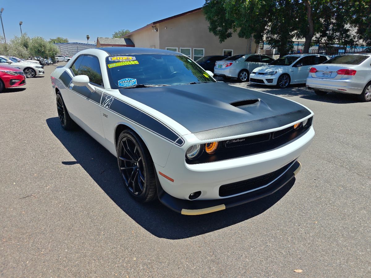 Dodge Challenger photo 7