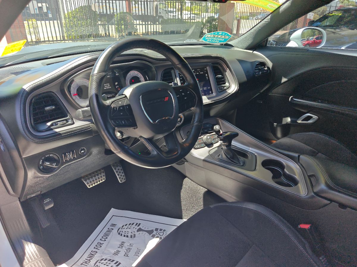 Dodge Challenger photo 23
