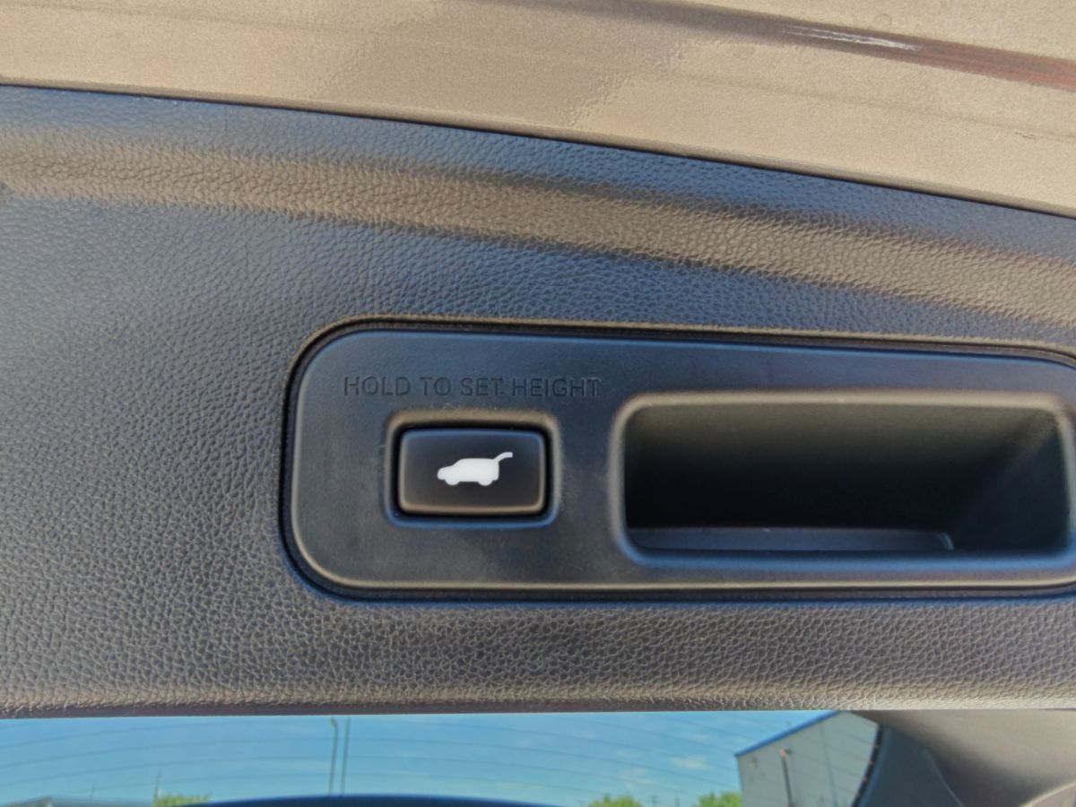 Acura MDX photo 14