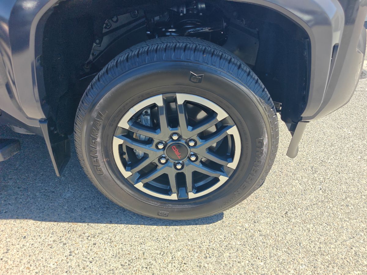 Toyota Tacoma photo 8