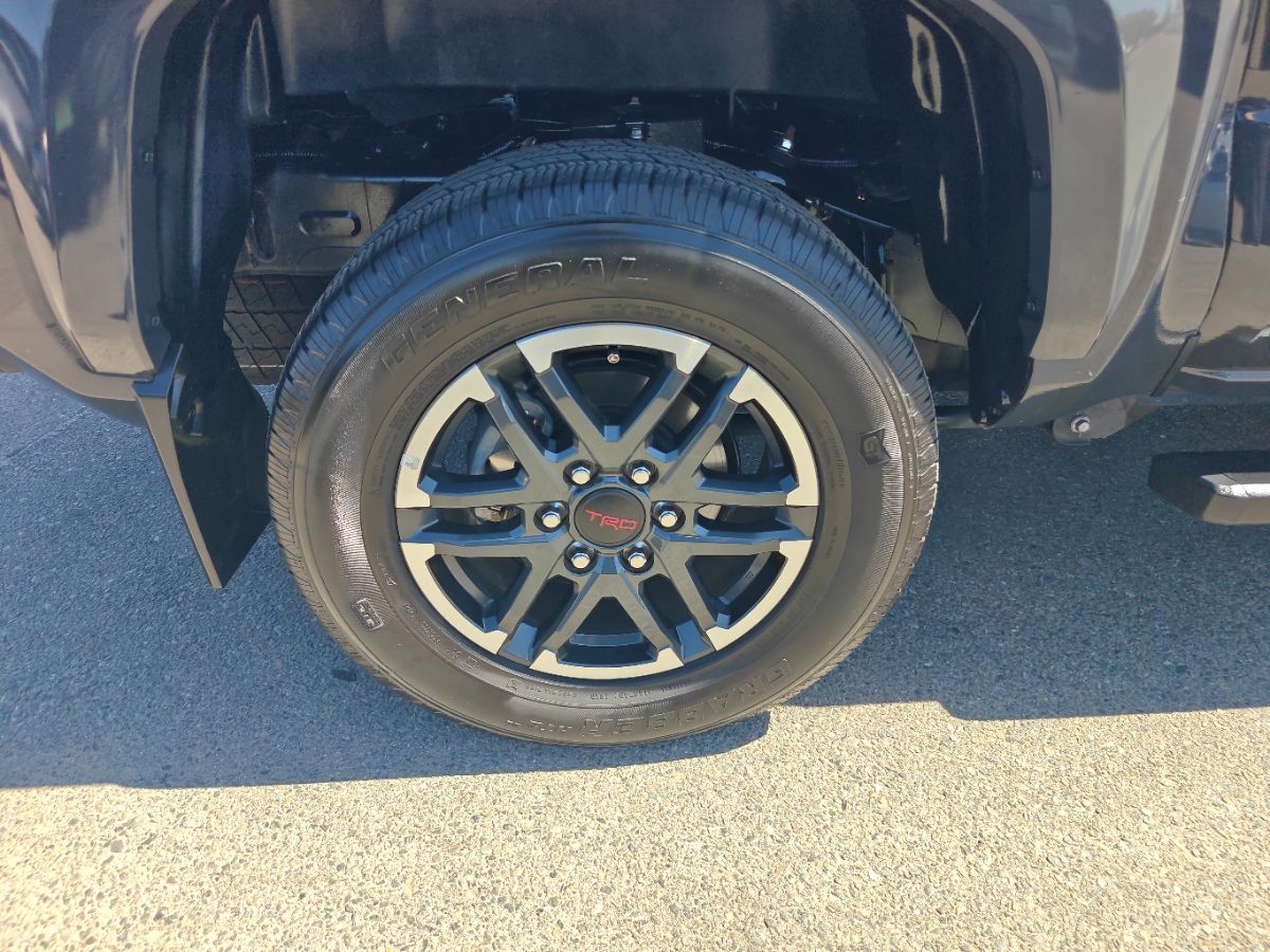 Toyota Tacoma photo 9