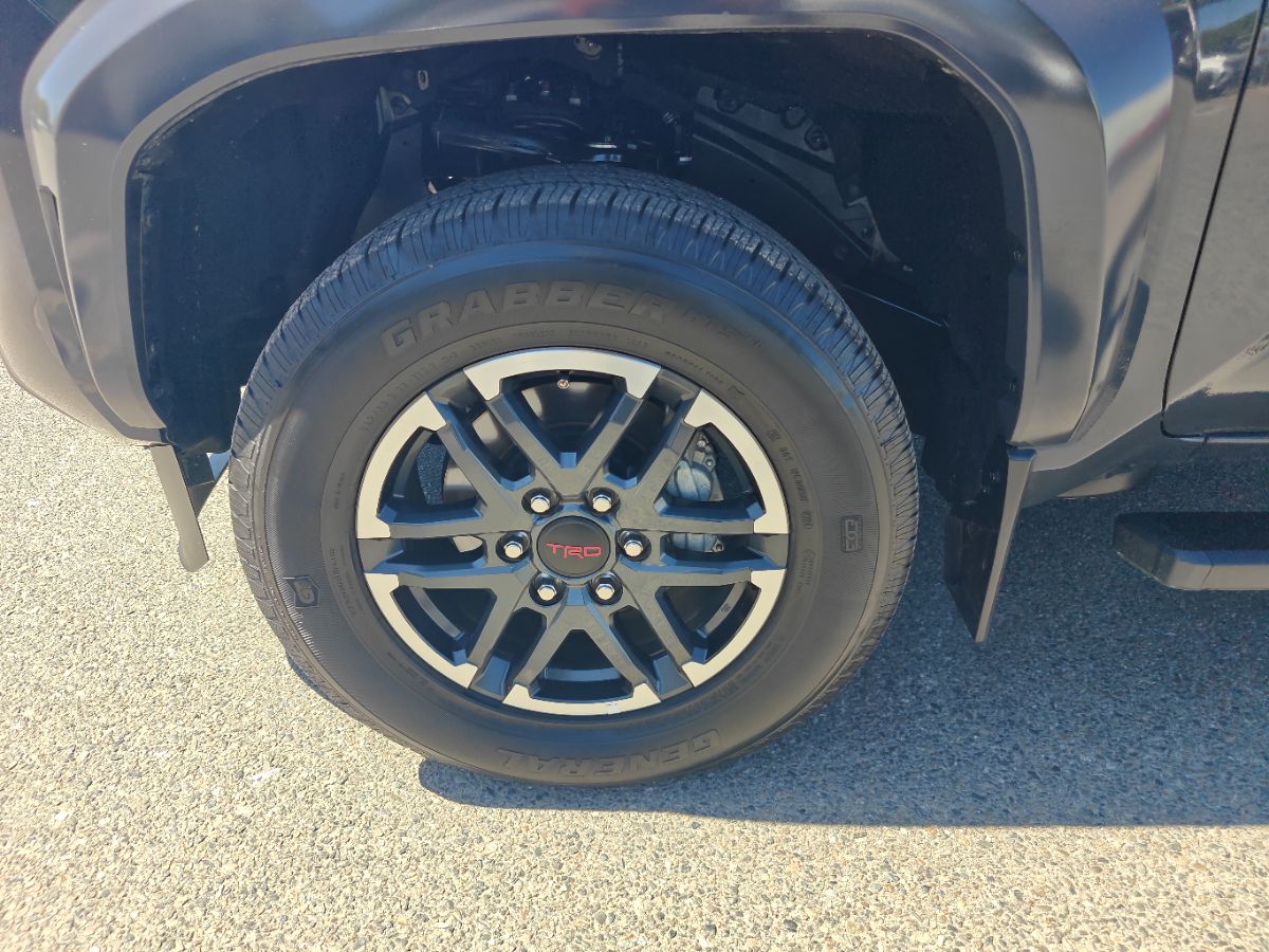 Toyota Tacoma photo 16