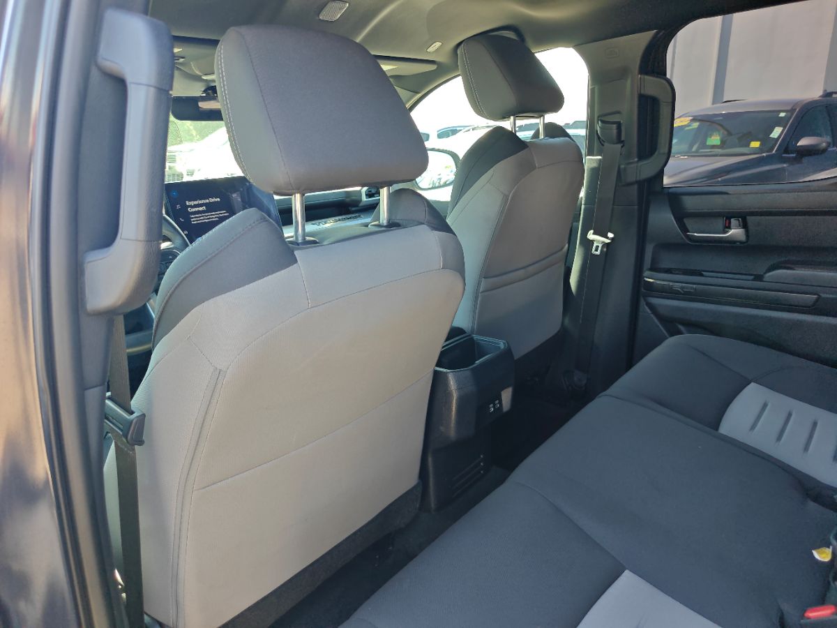 Toyota Tacoma photo 18