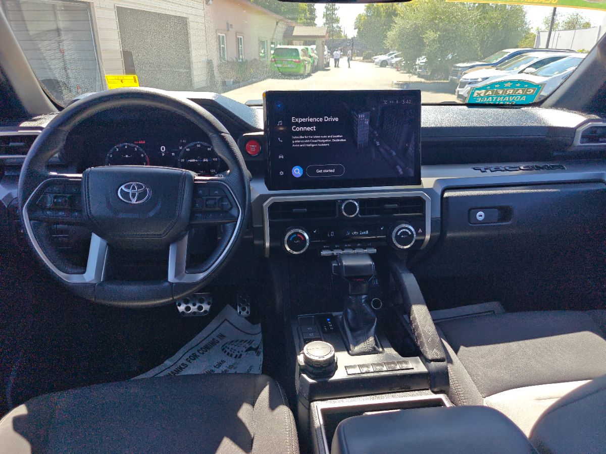 Toyota Tacoma photo 19