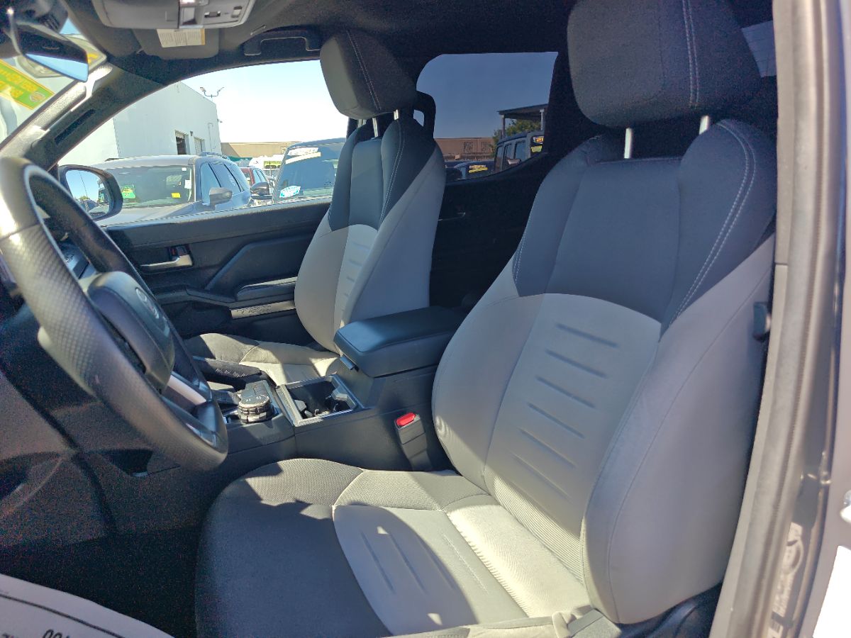 Toyota Tacoma photo 22