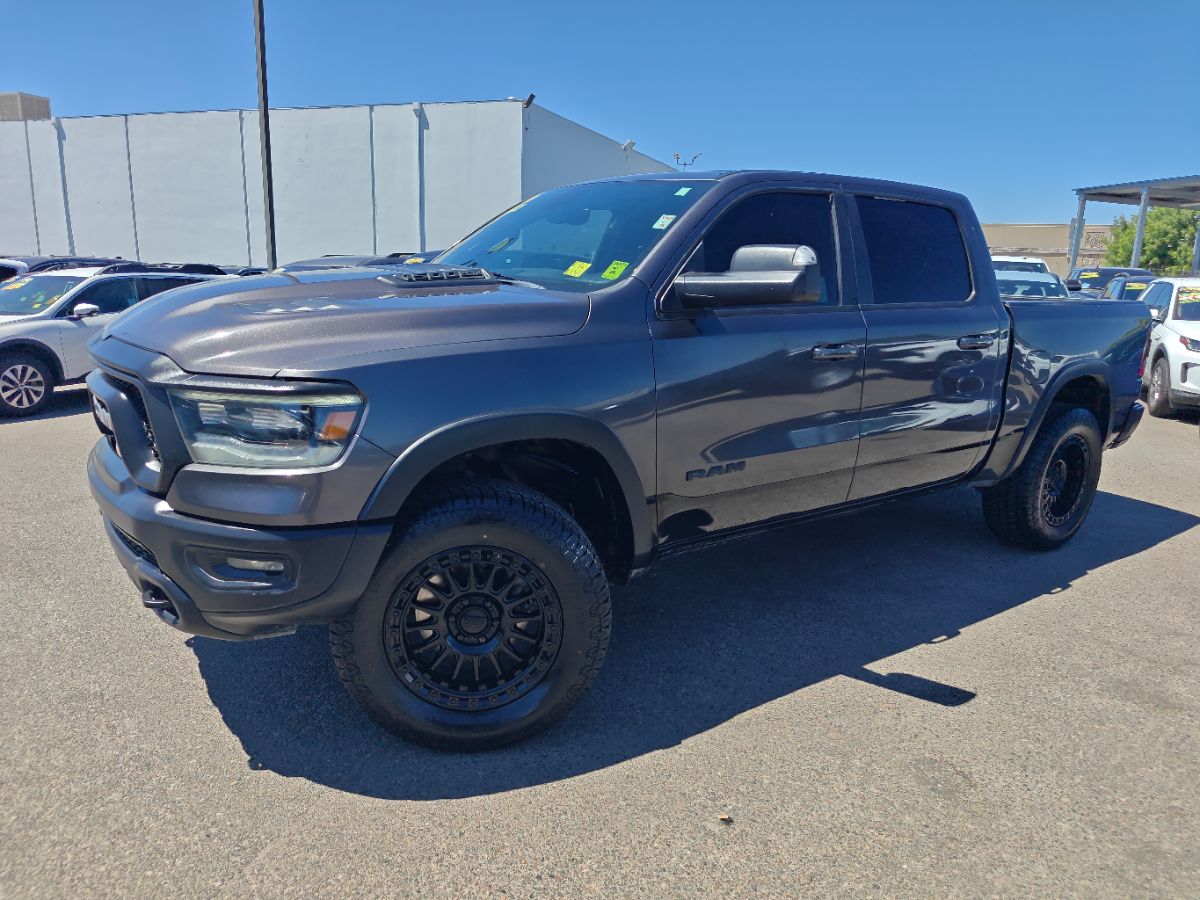 View vehicle photo 5