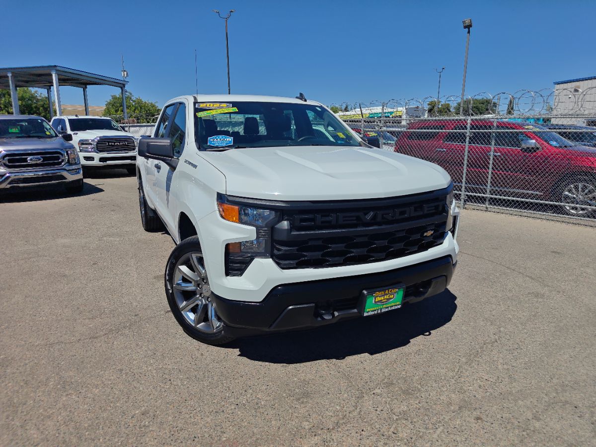 View vehicle photo 3