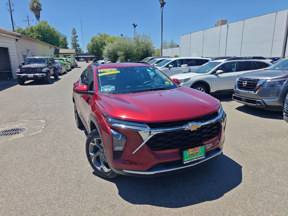 View vehicle photo 3