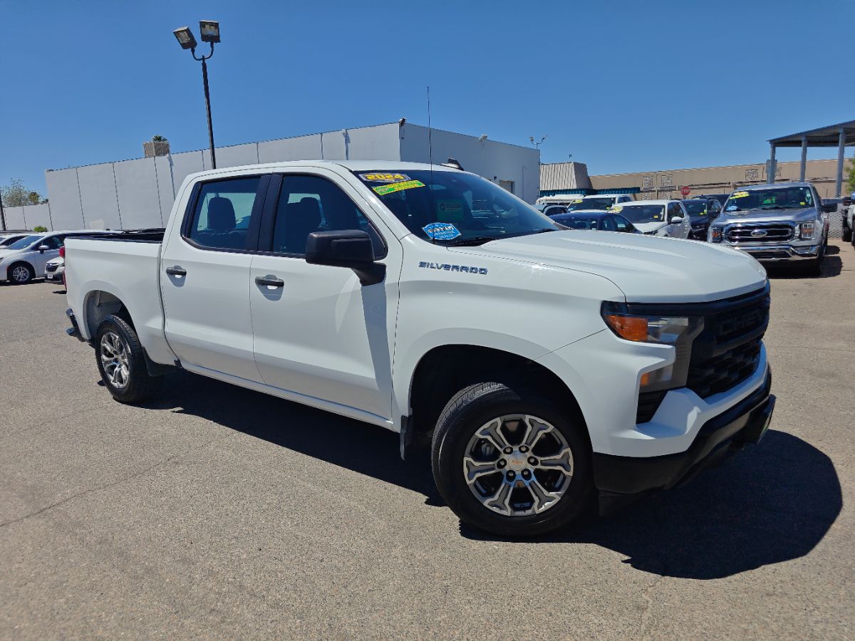 View vehicle photo 2