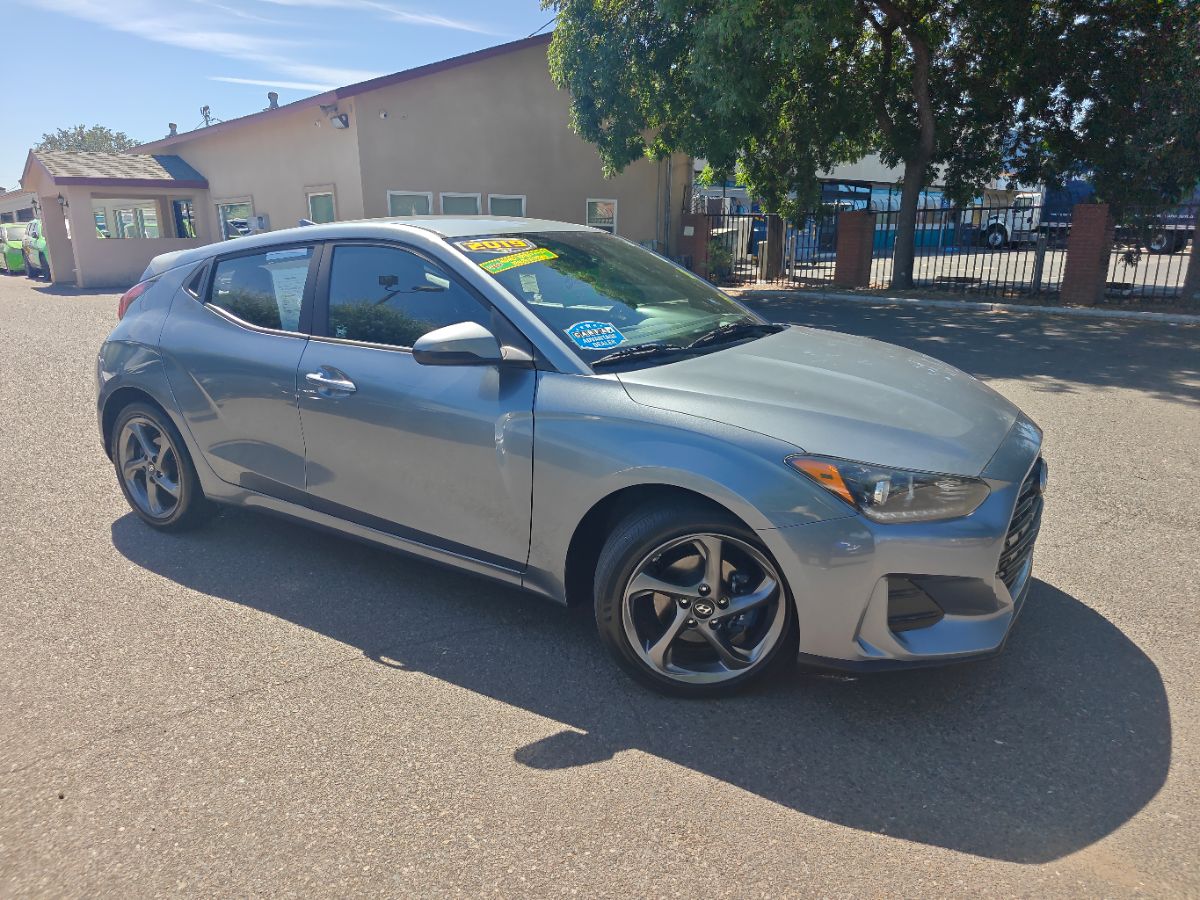 Hyundai Veloster photo 2