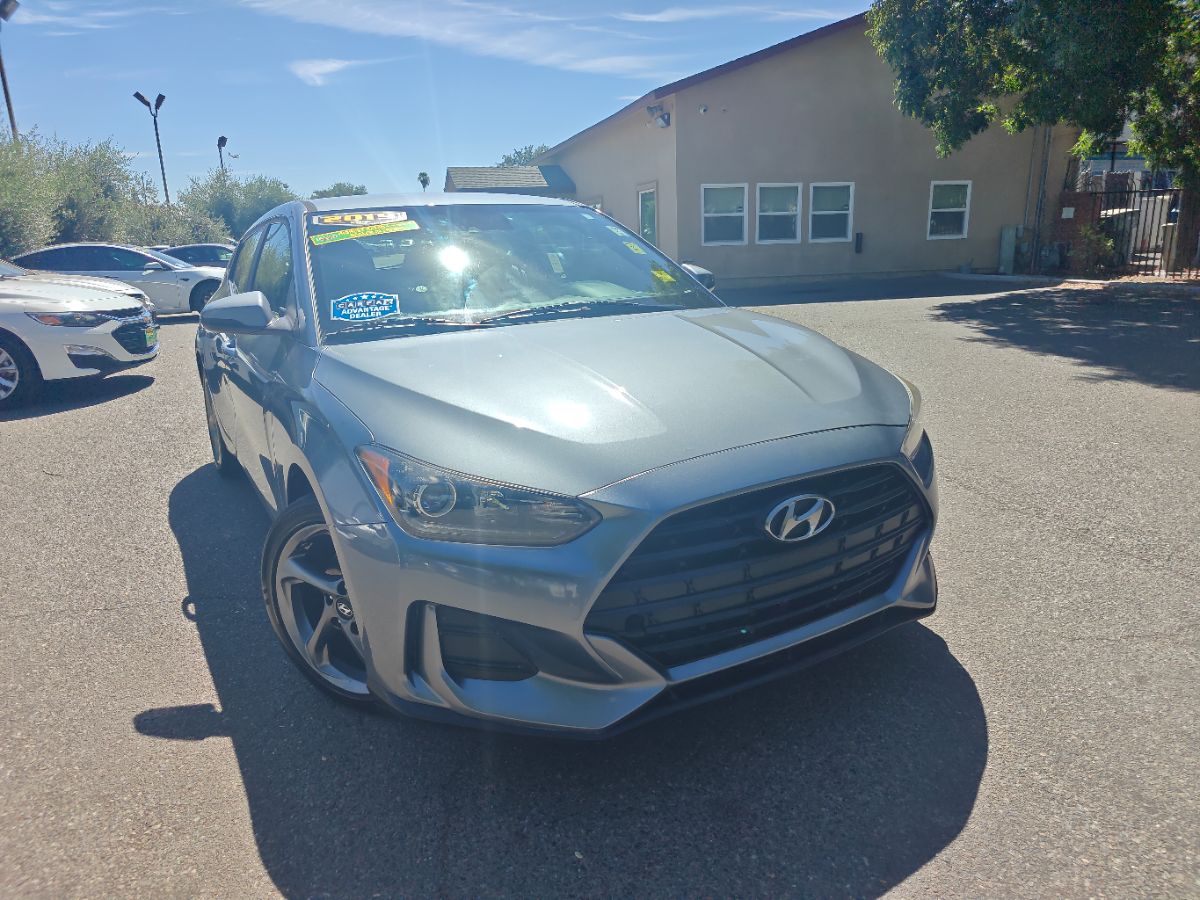 Hyundai Veloster photo 3