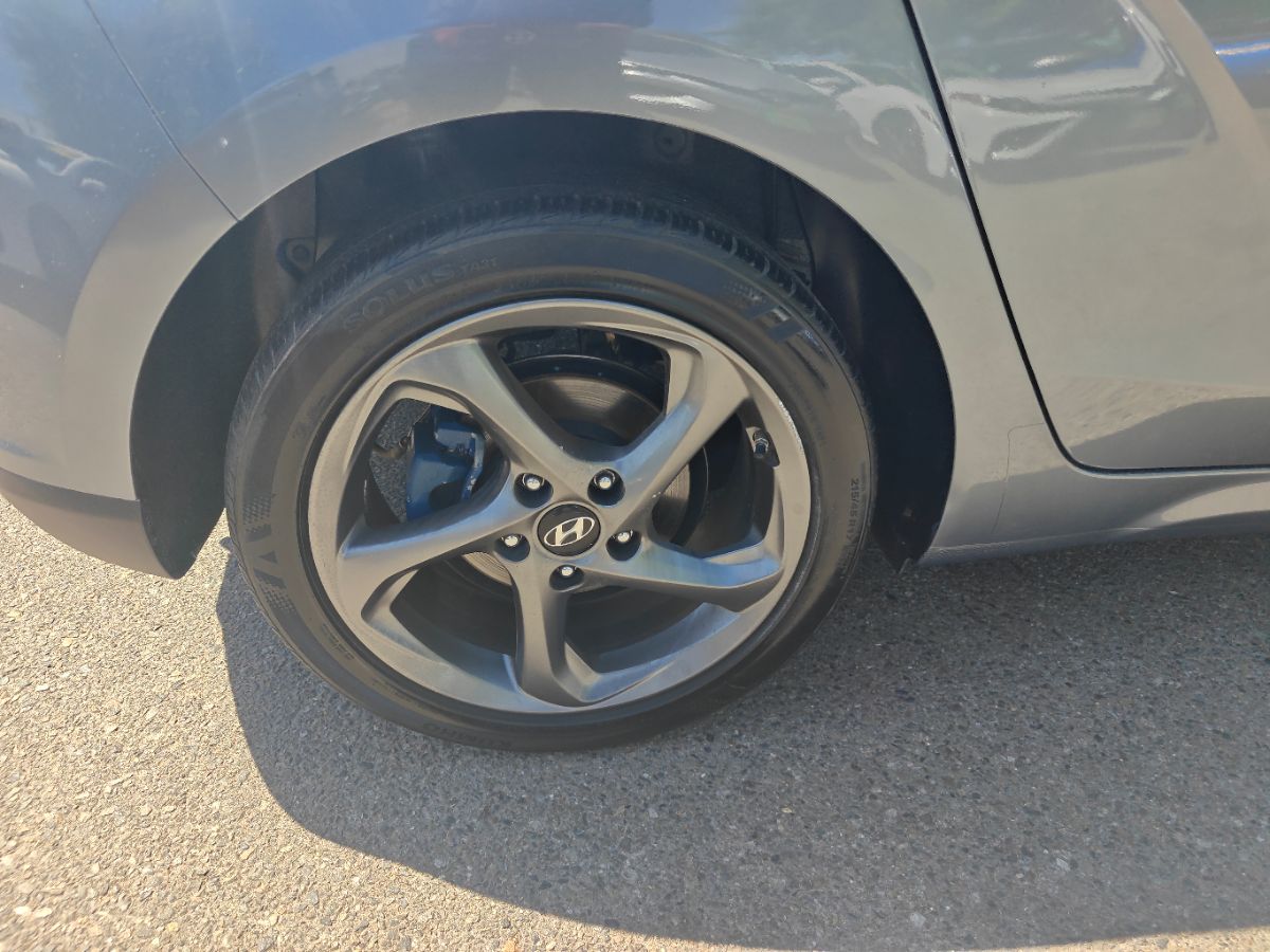 Hyundai Veloster photo 9