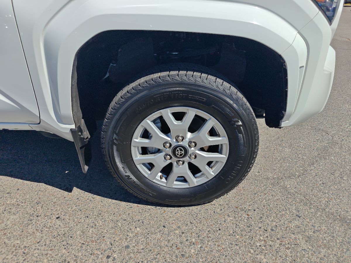 Toyota Tacoma photo 8