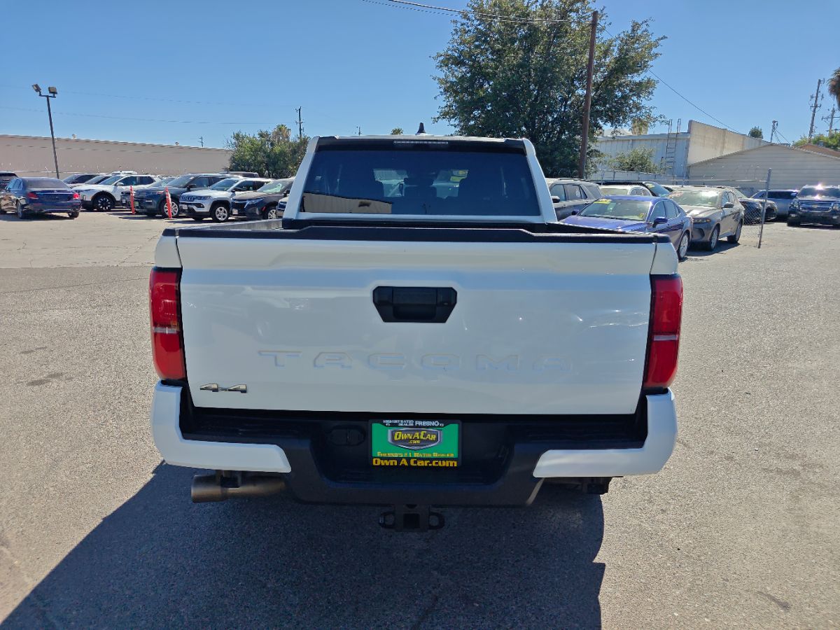 Toyota Tacoma photo 11