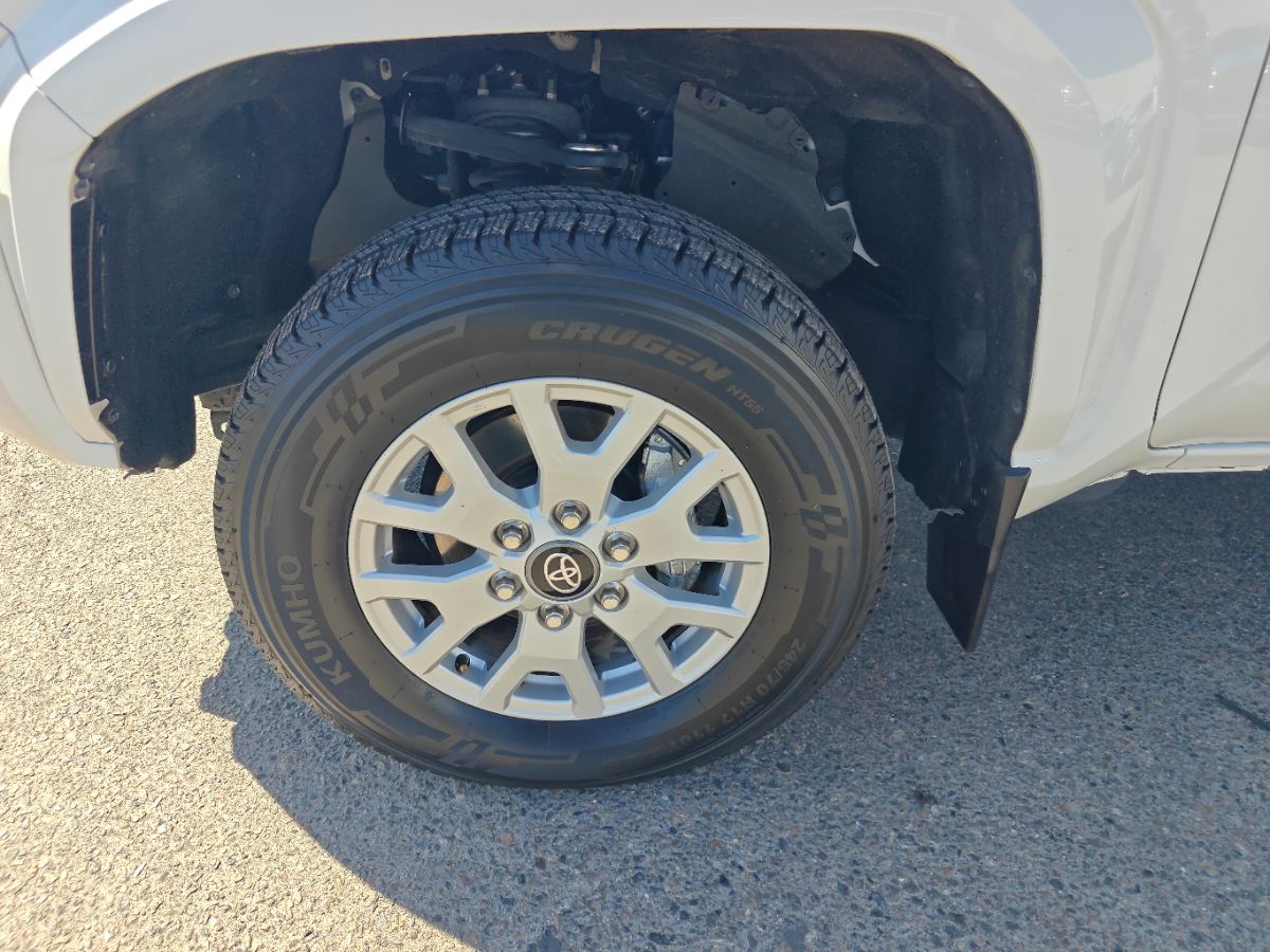 Toyota Tacoma photo 16
