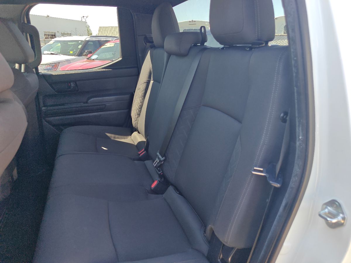 Toyota Tacoma photo 17
