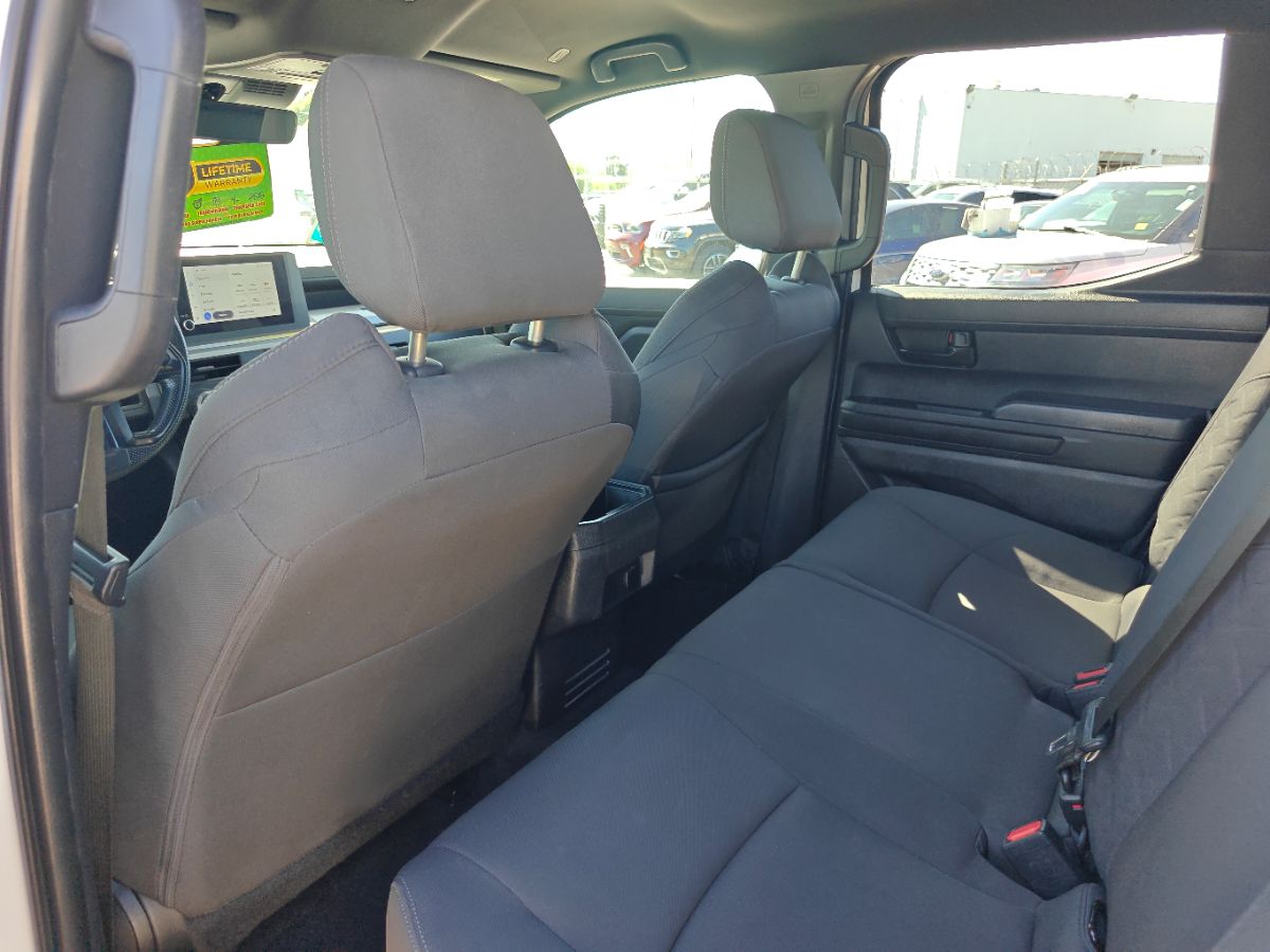 Toyota Tacoma photo 18