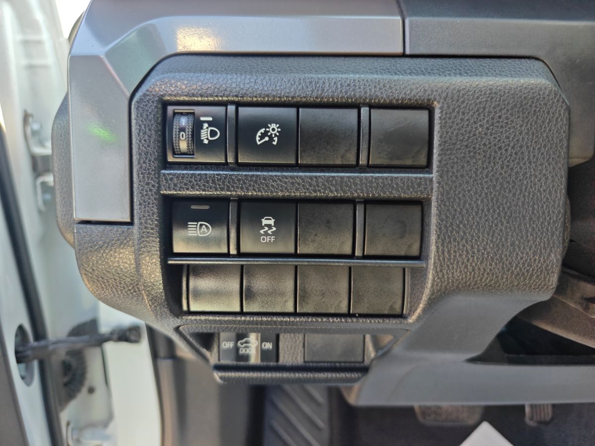 Toyota Tacoma photo 24