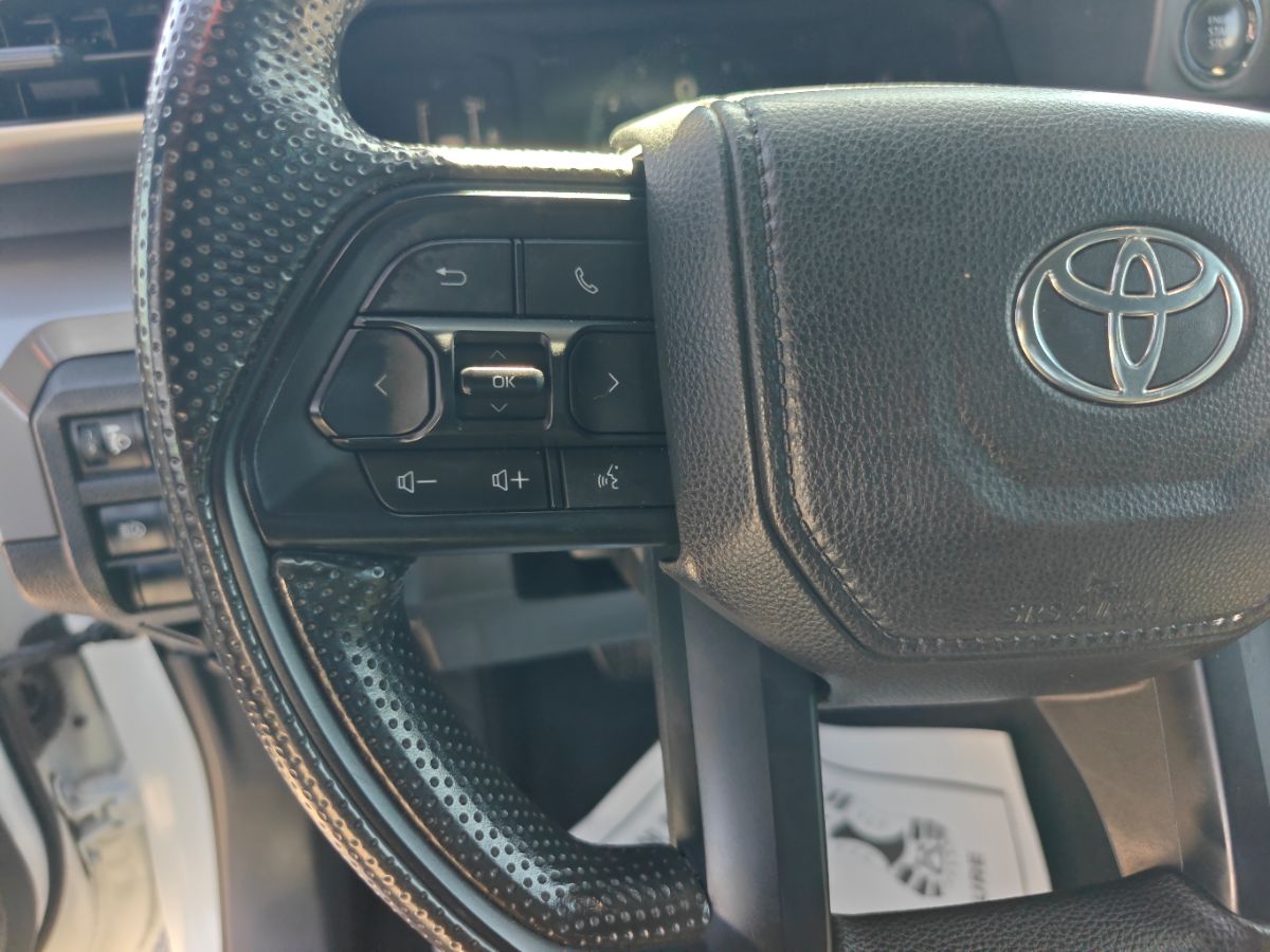 Toyota Tacoma photo 25