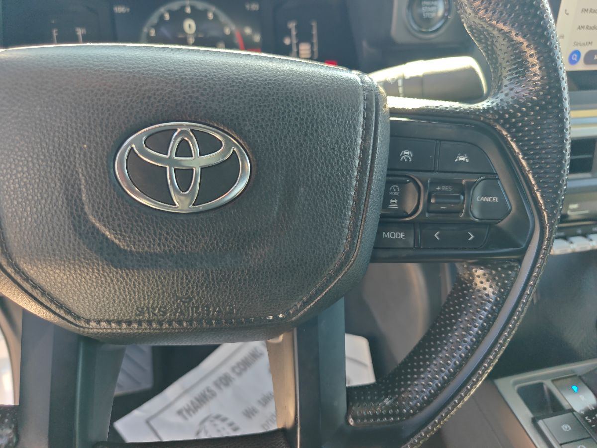 Toyota Tacoma photo 26