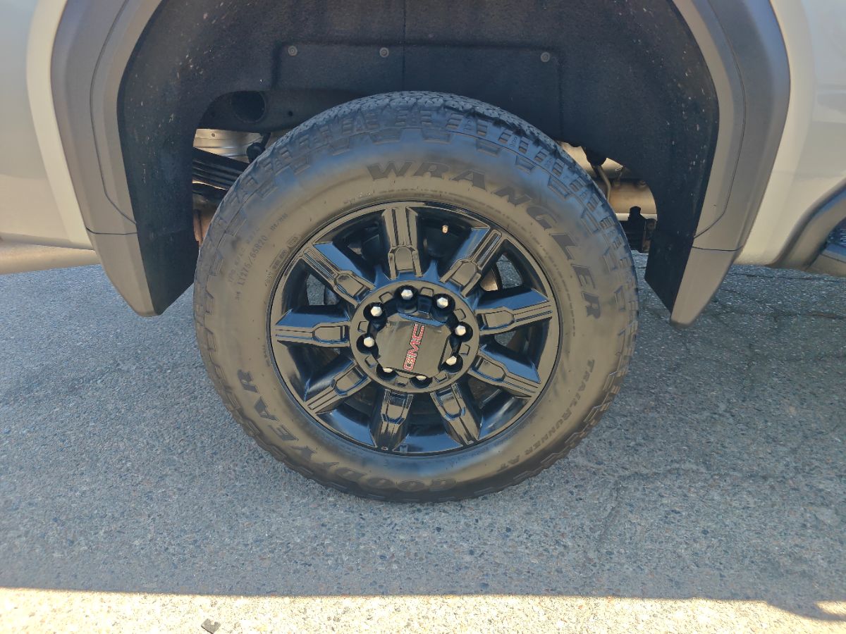 GMC Sierra photo 9