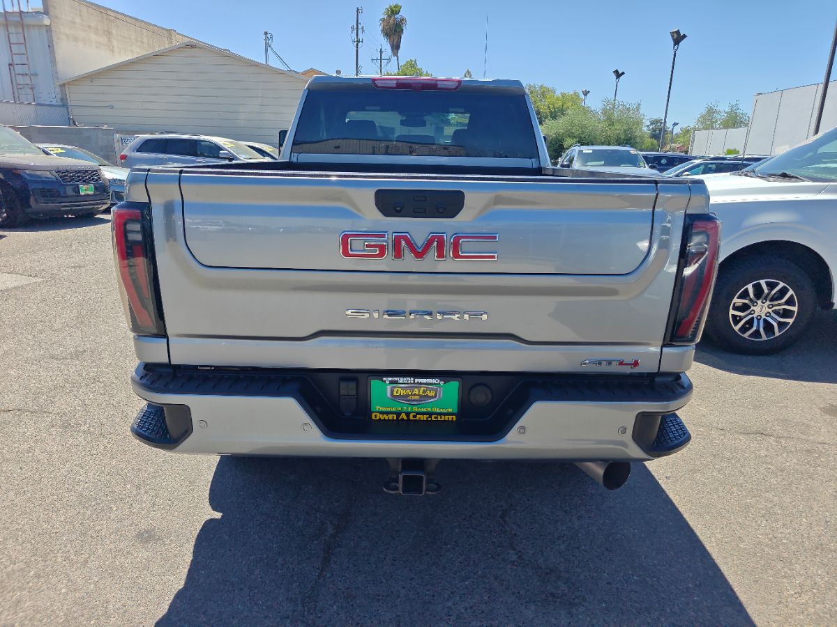 GMC Sierra photo 11