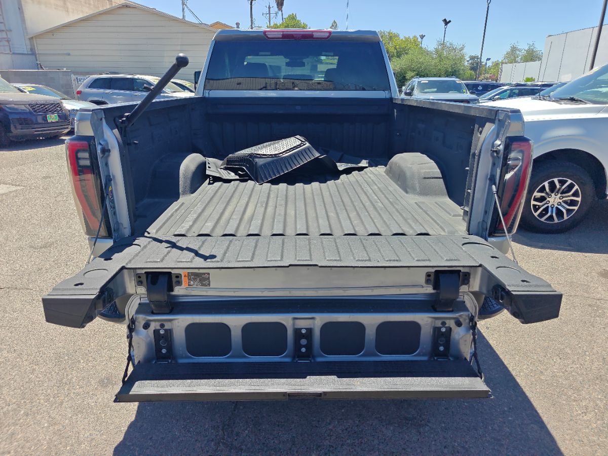GMC Sierra photo 14