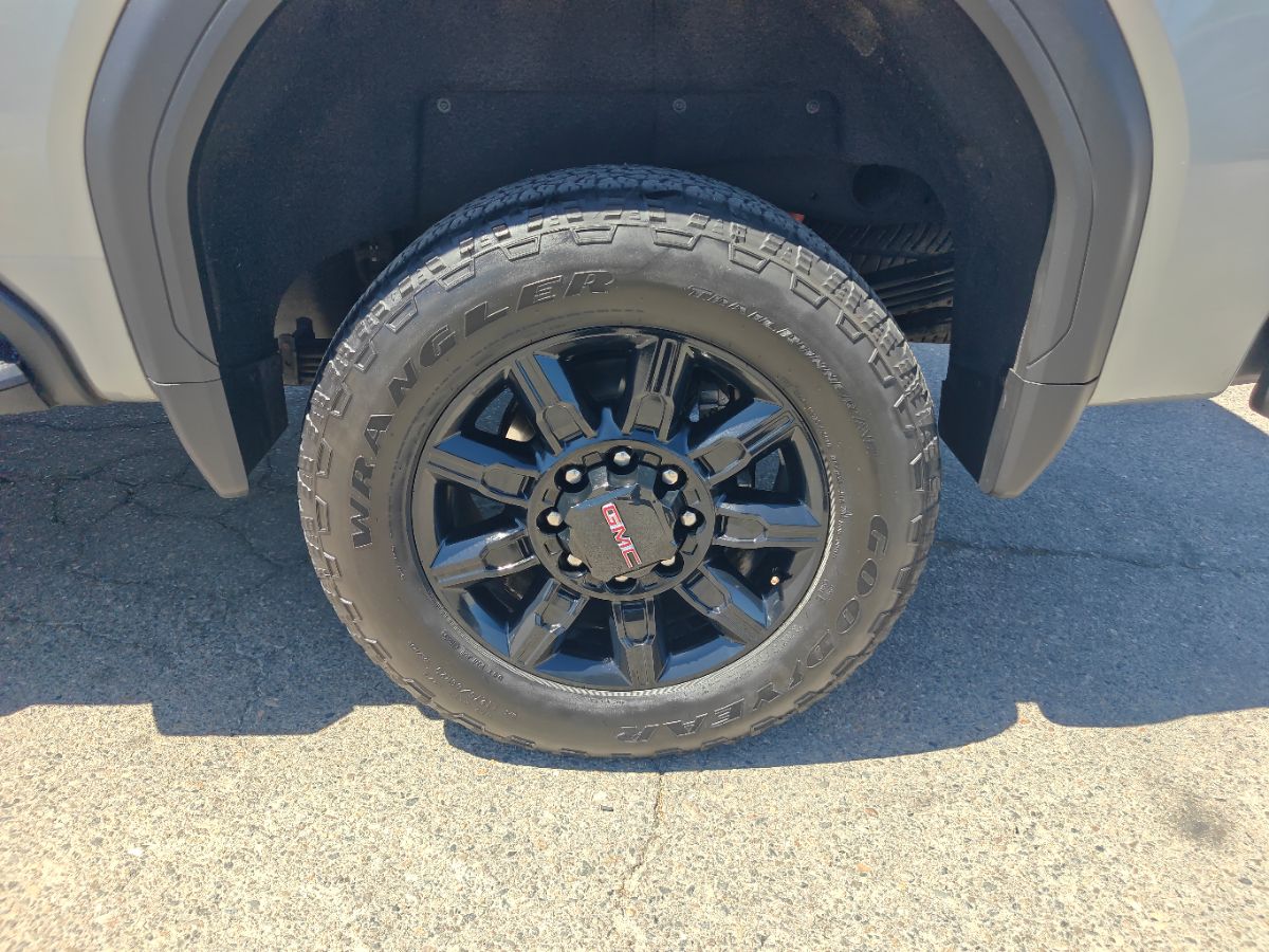 GMC Sierra photo 15