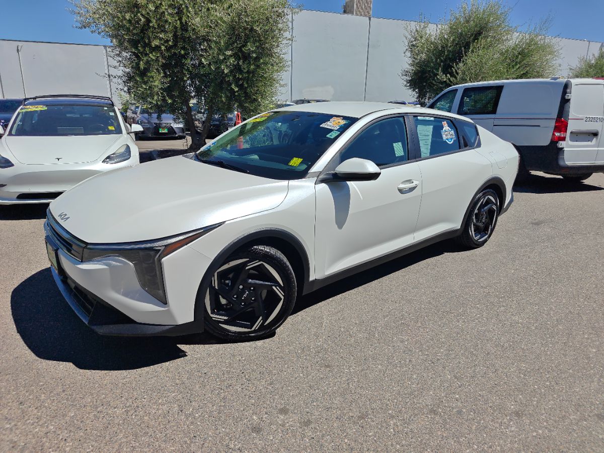 Kia K4 photo 5