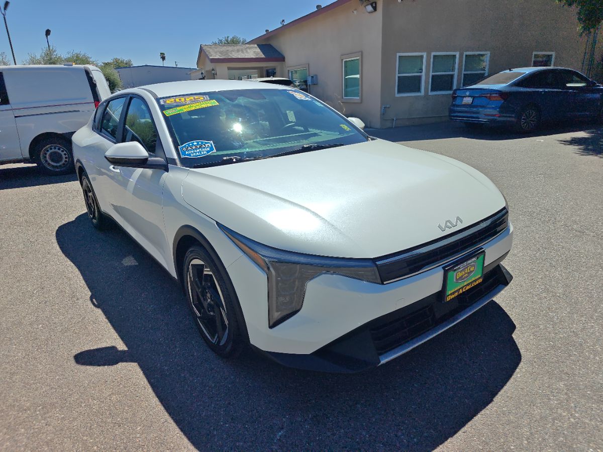 Kia K4 photo 7