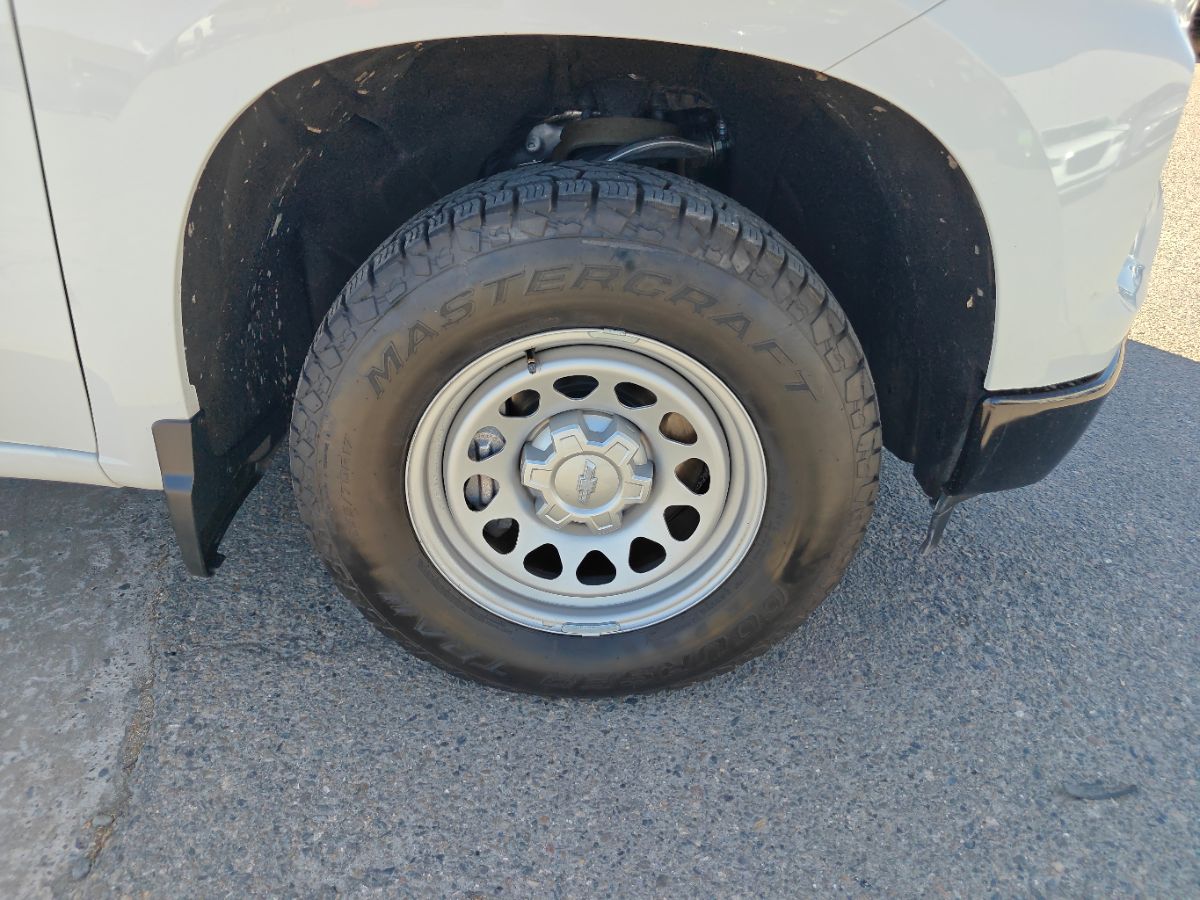 Chevrolet Silverado photo 8