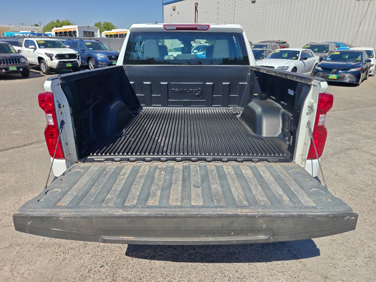 Chevrolet Silverado photo 14