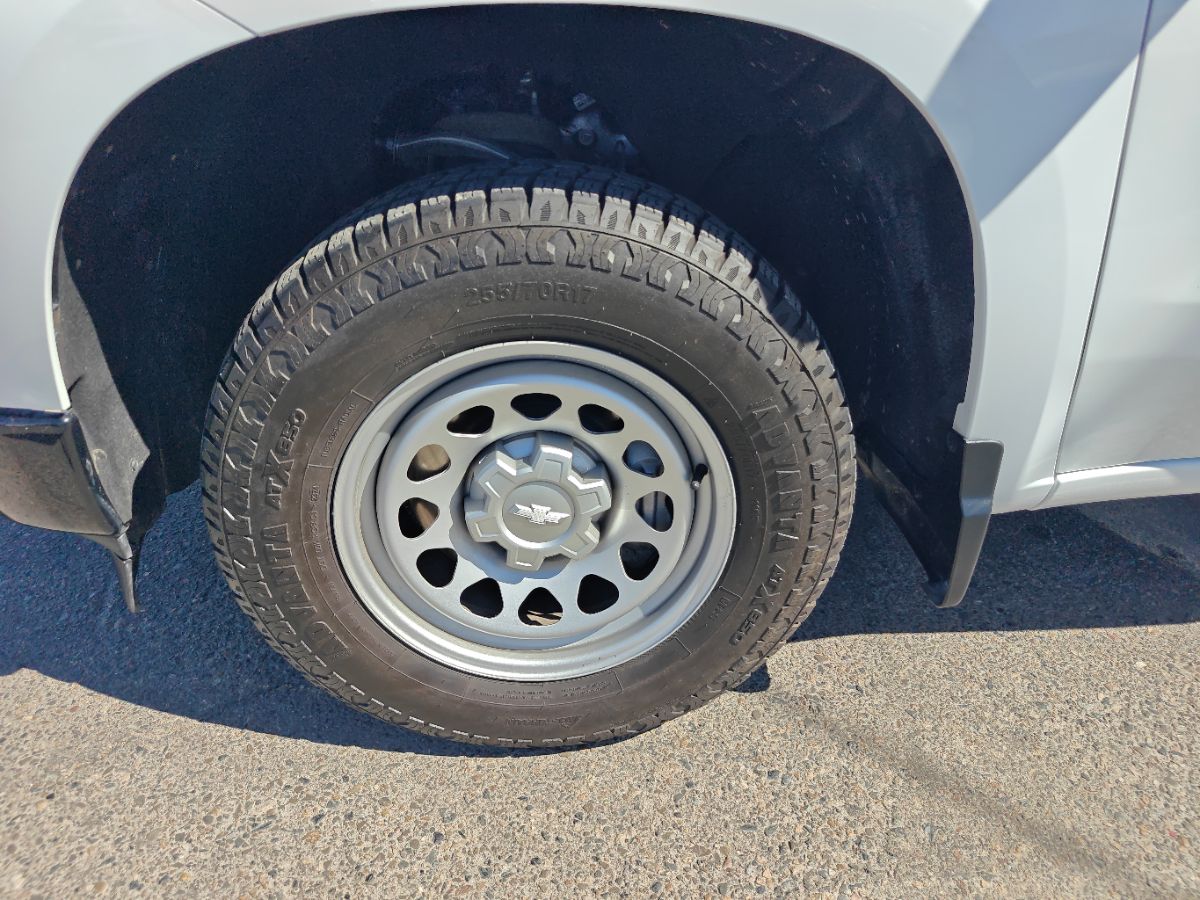 Chevrolet Silverado photo 16