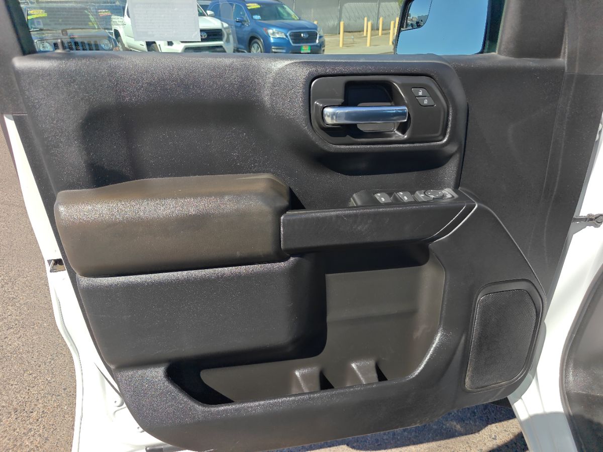 Chevrolet Silverado photo 21