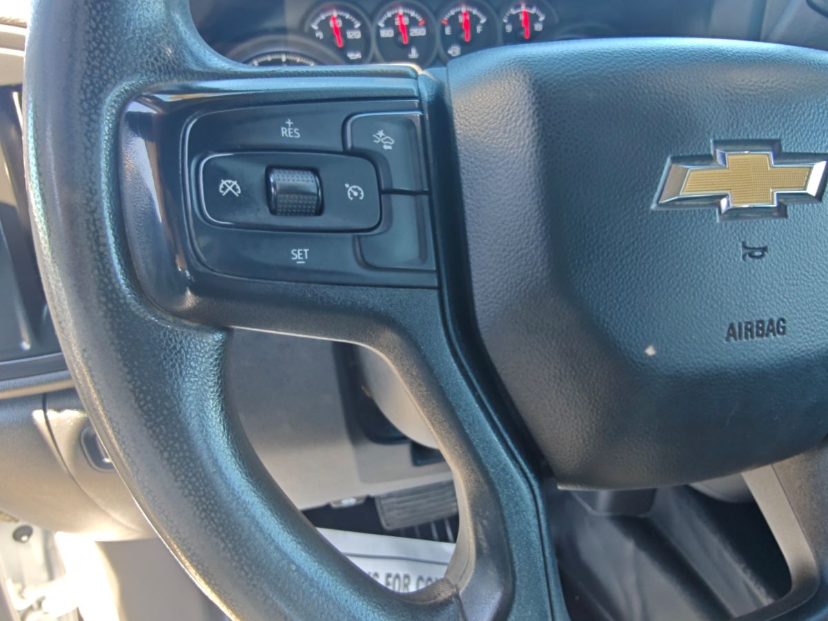 Chevrolet Silverado photo 25