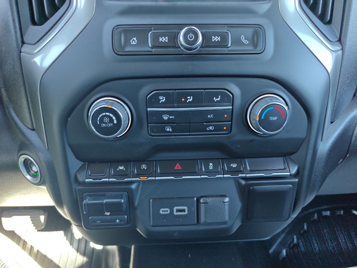 Chevrolet Silverado photo 30