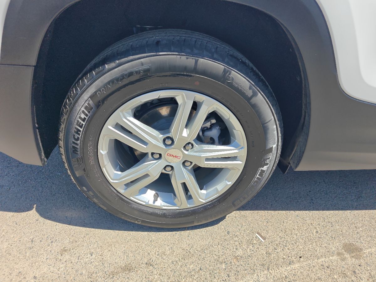 GMC Terrain photo 9