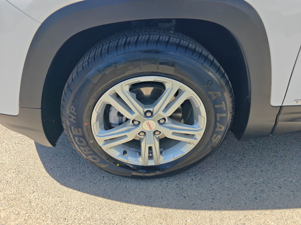 GMC Terrain photo 16