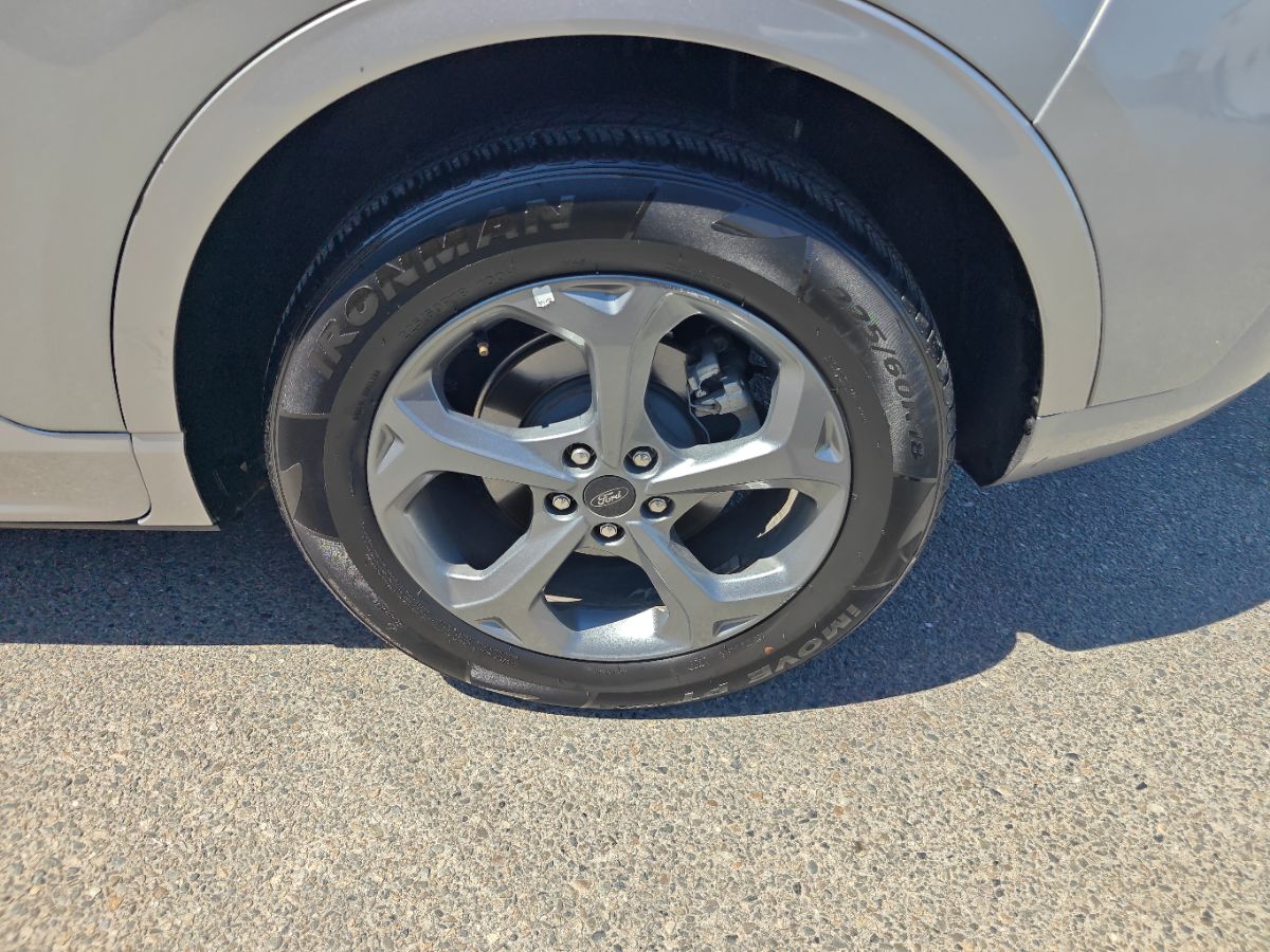 Ford Escape photo 16