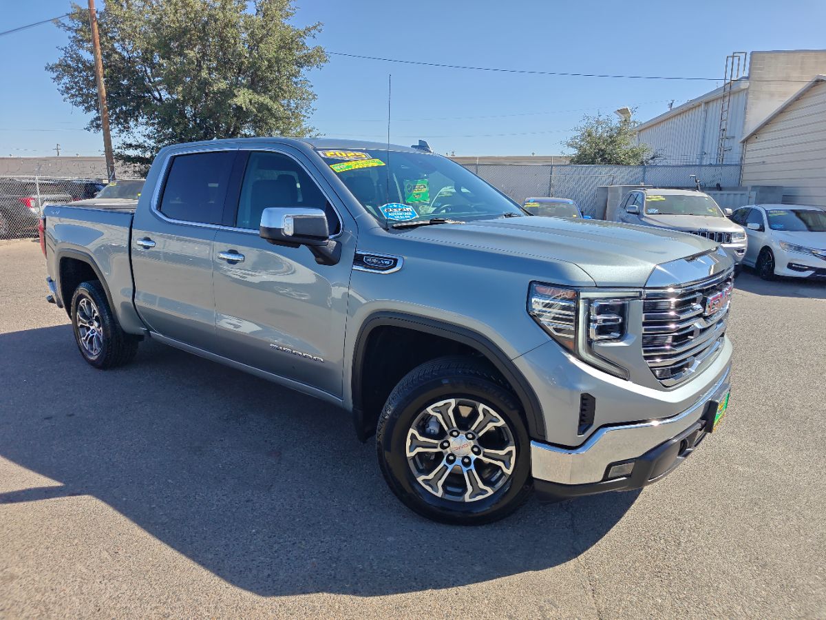 GMC Sierra photo 2