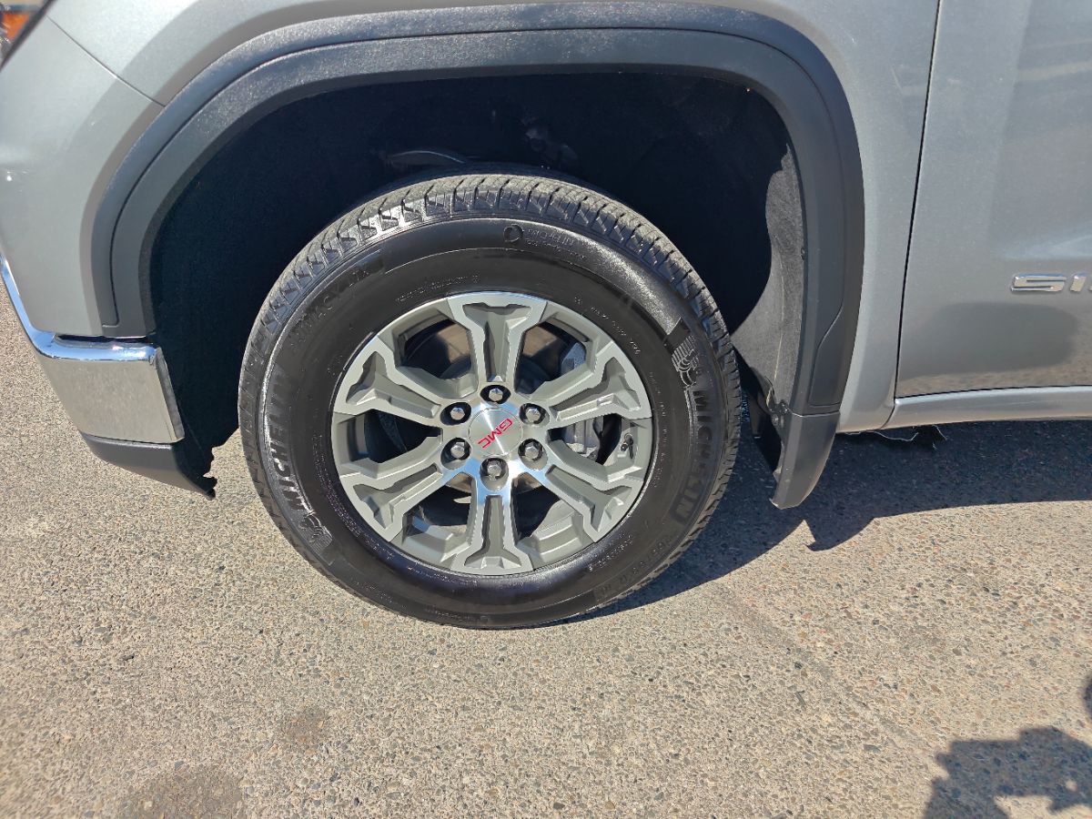 GMC Sierra photo 17